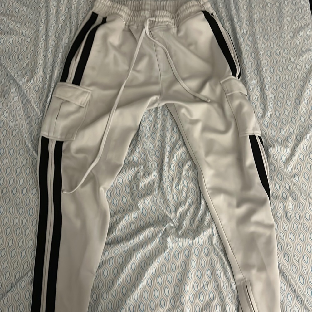 FashionNovaMen Black and White sweatpants